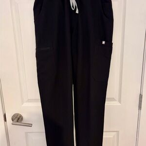 Figs Black Yola skinny scrub pants with Gray Drawstring